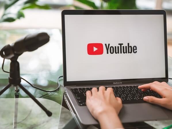 YouTube Gold: How to Create Videos That Get Millions of Views