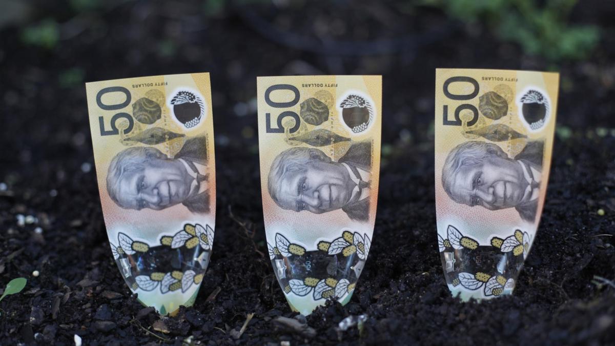 Tax office data shows Australians being short-changed $30,000 from their retirement nest egg