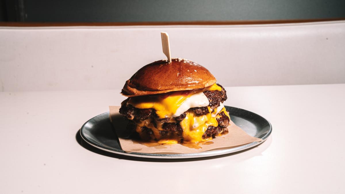 Short Order Burger Co. celebrates opening third restaurant in Baldivis by giving away 200 cheeseburgers