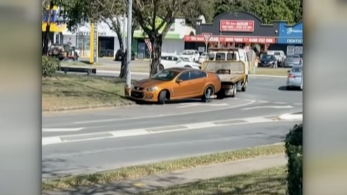 Criminal uses tow truck to steal valuable Holden Commodore in broad daylight