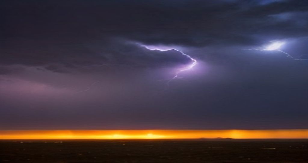 Monsoon Deluge Drenches Southwestern US, Relief and Risks Follow