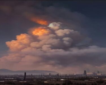 Central Phoenix Fire: Emergency Crews Battle Massive Blaze and Heavy Smoke - Report Photo