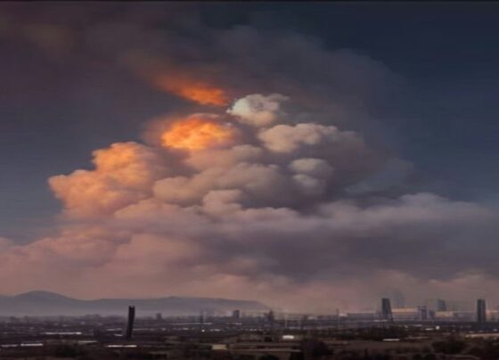Central Phoenix Fire: Emergency Crews Battle Massive Blaze and Heavy Smoke - Report Photo